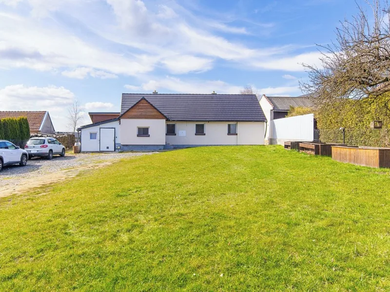 Prodej rodinného domu v Lavičkách s pozemkem 967 m²